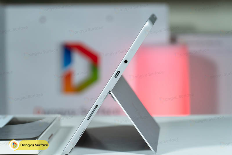 Cổng kết nối trên Surface Go