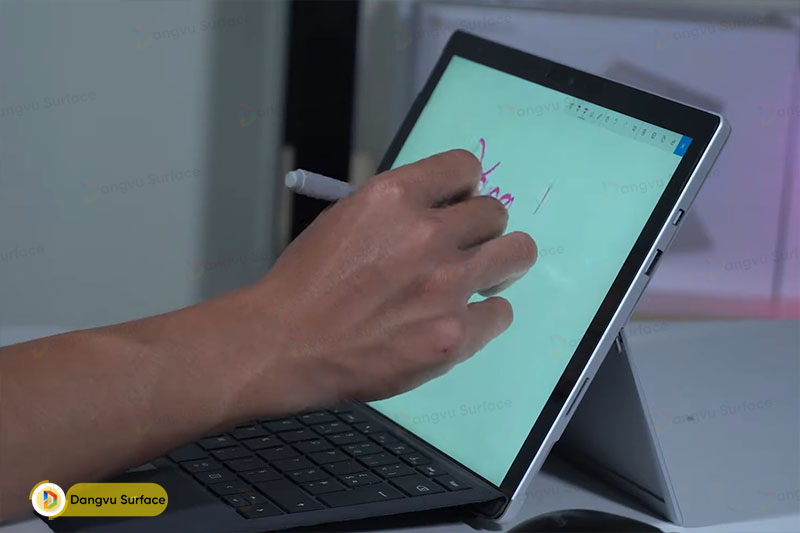 Những phụ kiện, công cụ hỗ trợ tuyệt vời cho tác vụ thiết kế của chiếc Surface
