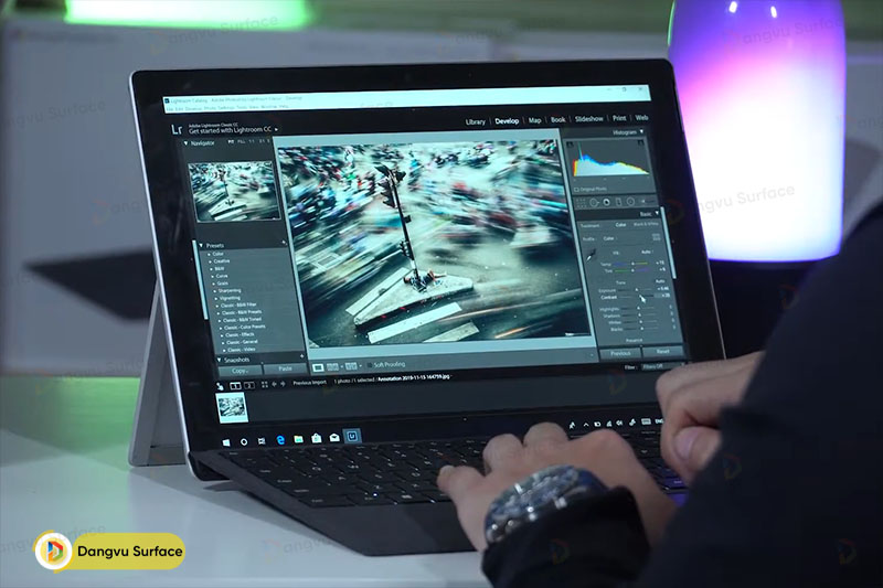 Hiệu suất xử lý này giúp Surface Pro 6 có thể hoạt động đa tác vụ
