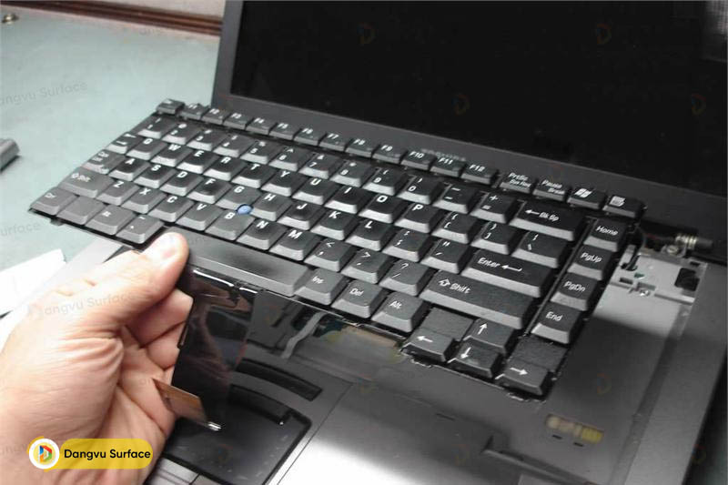 Chúng ta có thể đem máy đi bảo hành nếu các phần như bàn phím, camera... bị lỗi