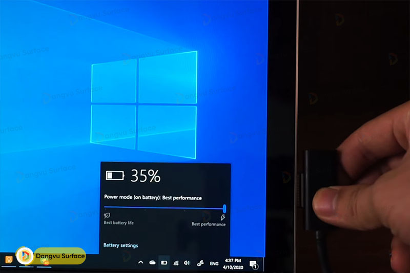 Sử dụng Surface Dock sẽ giúp bạn sạc nhanh hơn