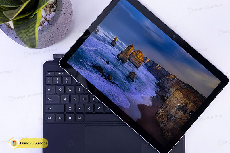 Định hướng người dùng của Surface Go 2 có đôi chút khác biệt so với các dòng Surface khác