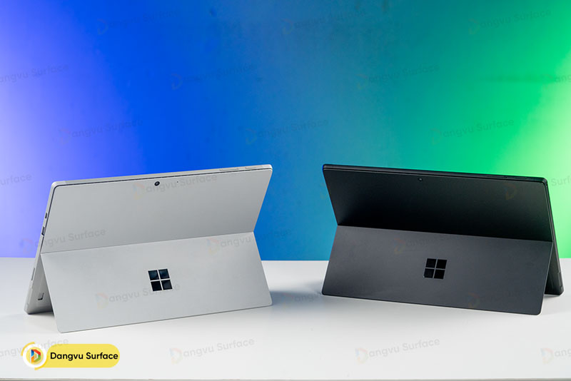 Thiết kế 2 in 1 là điểm mạnh của Microsoft