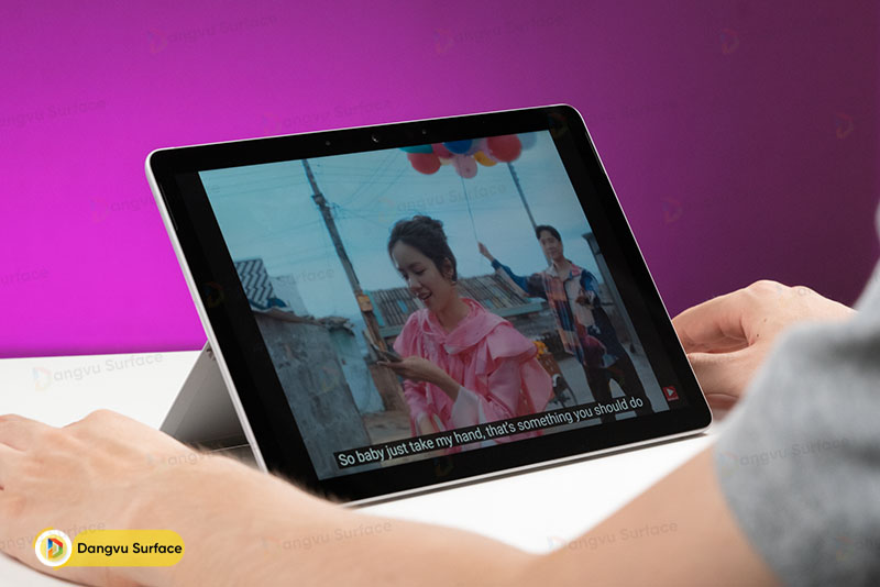 Xét về độ mỏng nhẹ thì chẳng có dòng máy nào làm so với Surface Go
