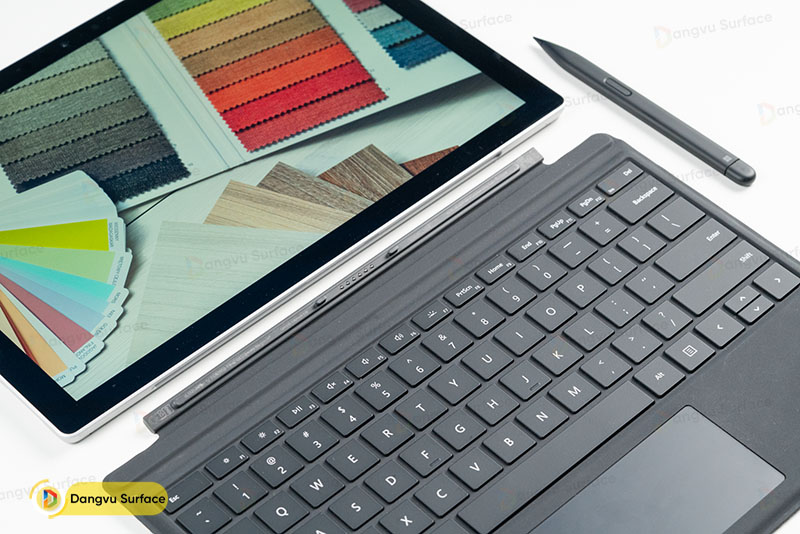 Thiết bị này của Microsoft Surface có thể đảm nhận cả hai vai trò Máy Tính và Tablet
