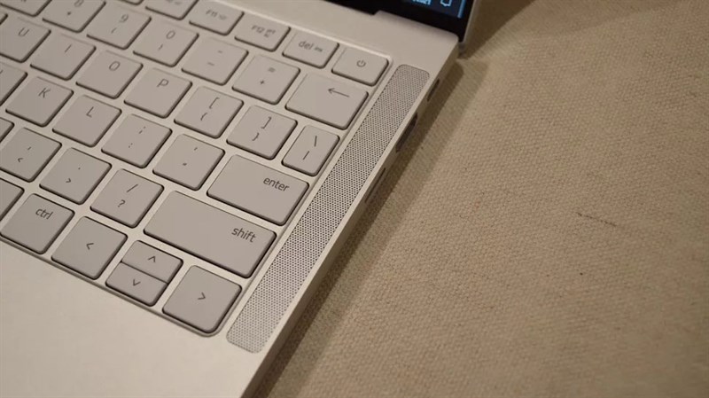 Razer đã tối giản phím Enter và phím Shift đi một nửa