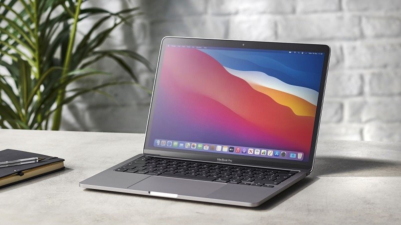 Macbook Pro 13 M1 gây ấn tượng với kiểu dáng sang trọng và trọng lượng tương đối nhẹ