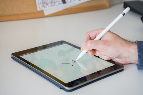Apple Pencil có khả năng dùng liên tục trong 12 tiếng