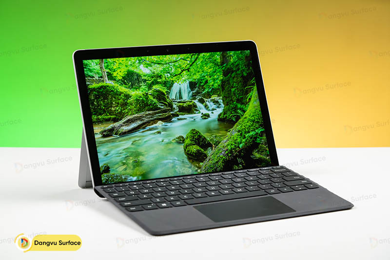 Màn hình của Go 3 rất nhỏ gọn với kích thước 10.5 inch, độ phân giải Full HD