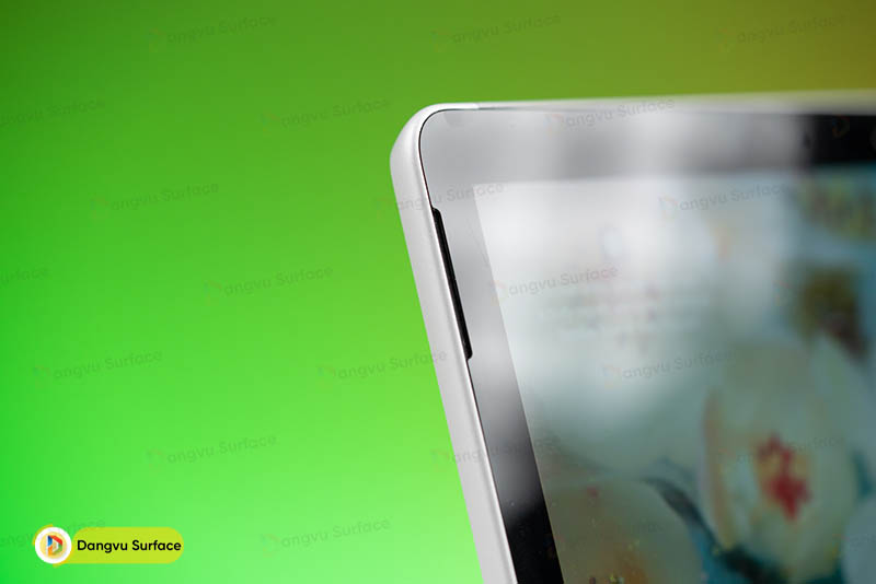 Loa trái của Surface Go 3