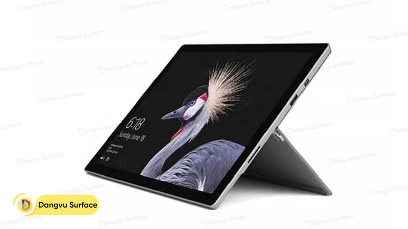 Surface Pro 5 được trang bị màn hình 3K