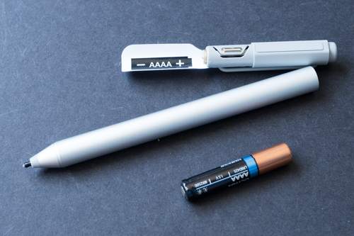Surface Pen có khả năng thay pin nhanh chóng và cực kỳ đơn giản