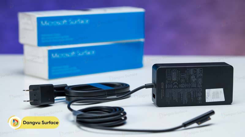 Sử dụng sạc chính hãng