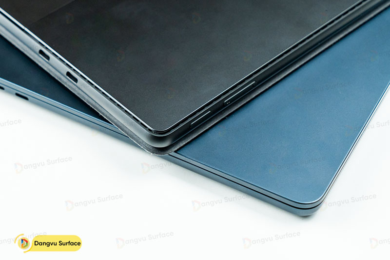 Vỏ ngoài Macbook Air M2 vs Surface Pro 9