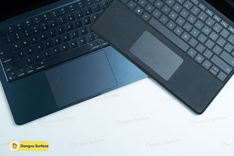 Trackpad của Macbook Air M2 vs Surface Pro 9