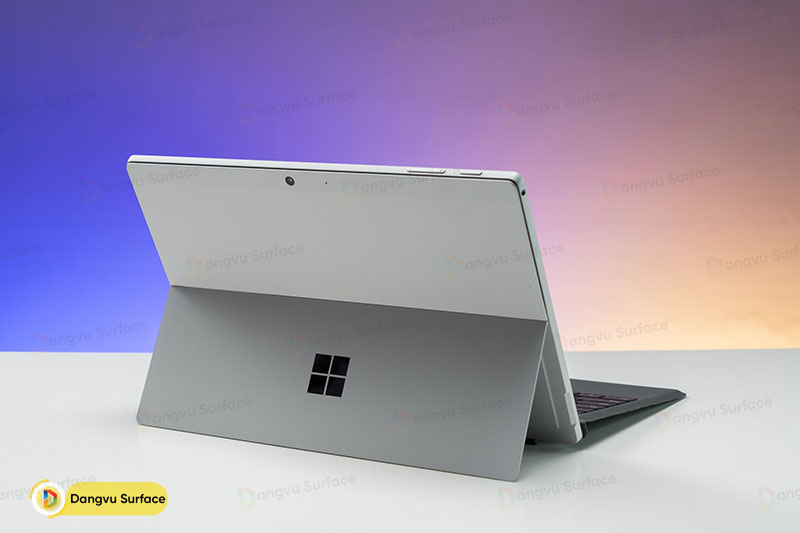 Thiết kế “huyền thoại” 2 trong 1 của dòng Surface Pro