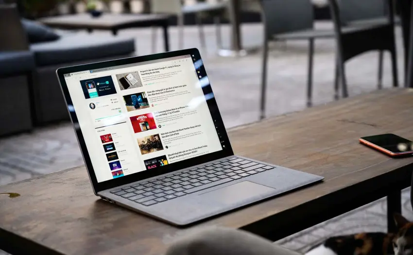  tăng bộ nhớ lên 1TB giúp Laptop 3 có thể dùng pin được trong khoảng thời gian dài 