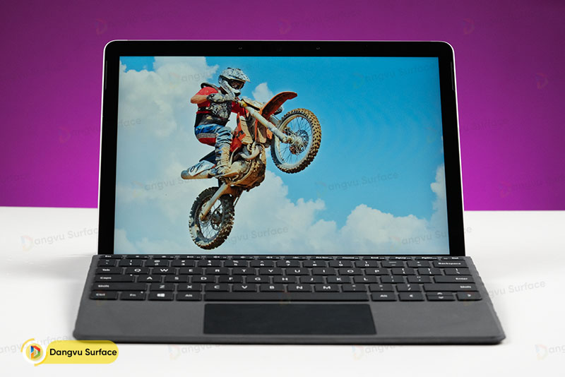 Surface Go 2 sử dụng tấm nền IPS LCD 10.5" với độ phân giải Full HD 1.920 x 1.280 pixels