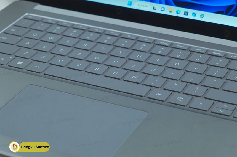 Bàn phím trên Surface Laptop 5