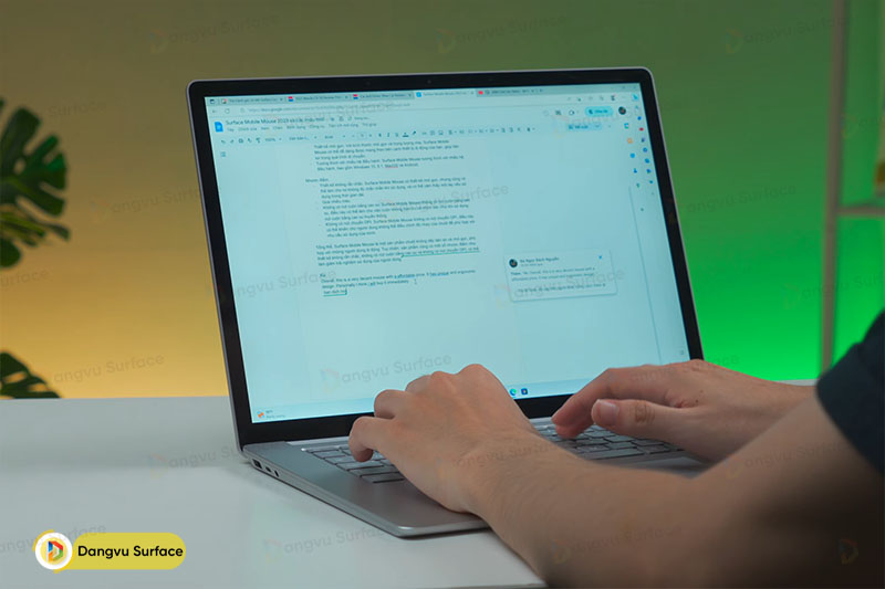 Surface Laptop 5 vẫn phù hợp hơn cho nhu cầu công việc không quá phức tạp và ưu tiên tiết kiệm năng lượng