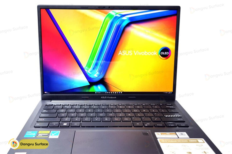 ASUS Vivobook 14X OLED (2023) có khối lượng chỉ 1.4 kg và độ dày 1.89 cm