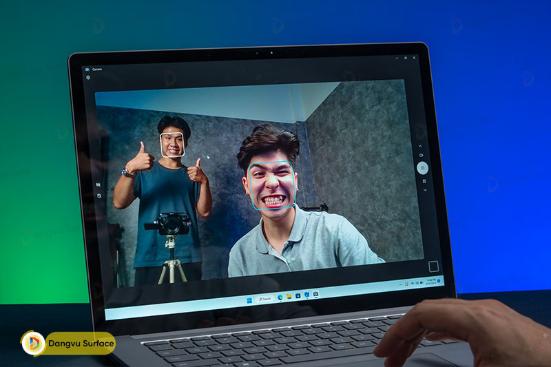 Camera Surface Laptop 5