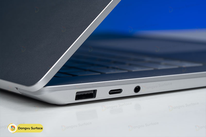 Cổng kết nối Surface Laptop 5