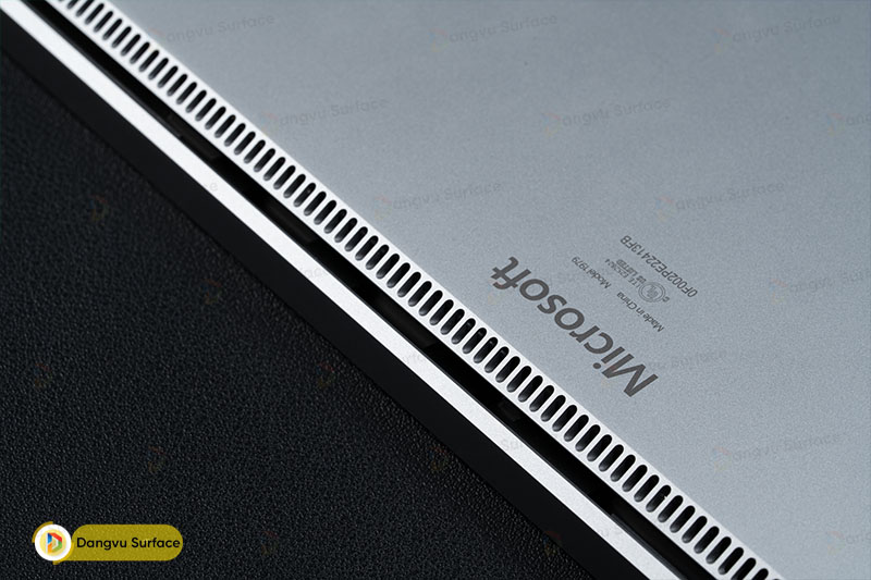 Hệ thống tản nhiệt trên Surface Laptop 5