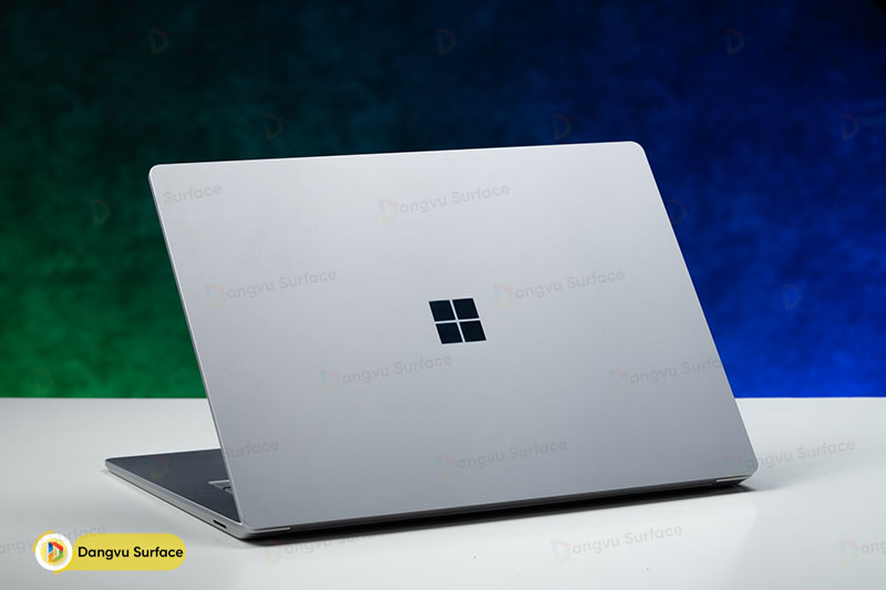 Surface Laptop 5 15 inch, chiếc laptop sử dụng chất liệu nhôm dày dặn, chắc chắn