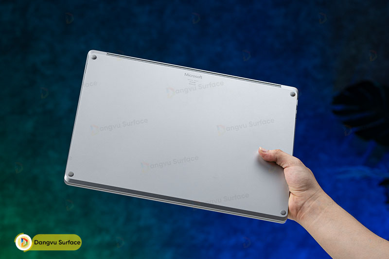 Mặt sau của Surface Laptop 5