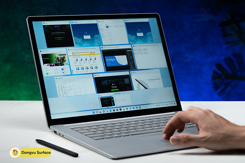 Laptop Surface 5 15 inch được trang bị RAM 8GB LPDDR5x và ổ cứng 256GB SSD, cũng cho khả năng đa nhiệm tốt