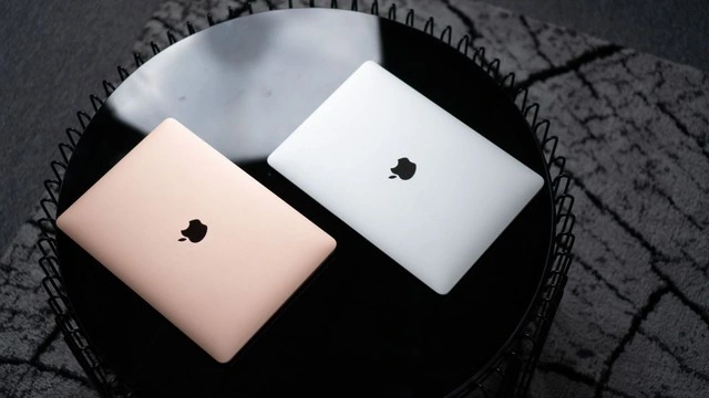 Macbook Air M1 có thiết kế bên ngoài là vỏ kim loại nguyên khối vô cùng sang trọng