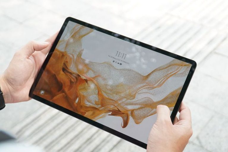 Samsung Galaxy Tab S8 Plus đã chú trọng vào chiếc màn hình 12.4 inch rộng lớn