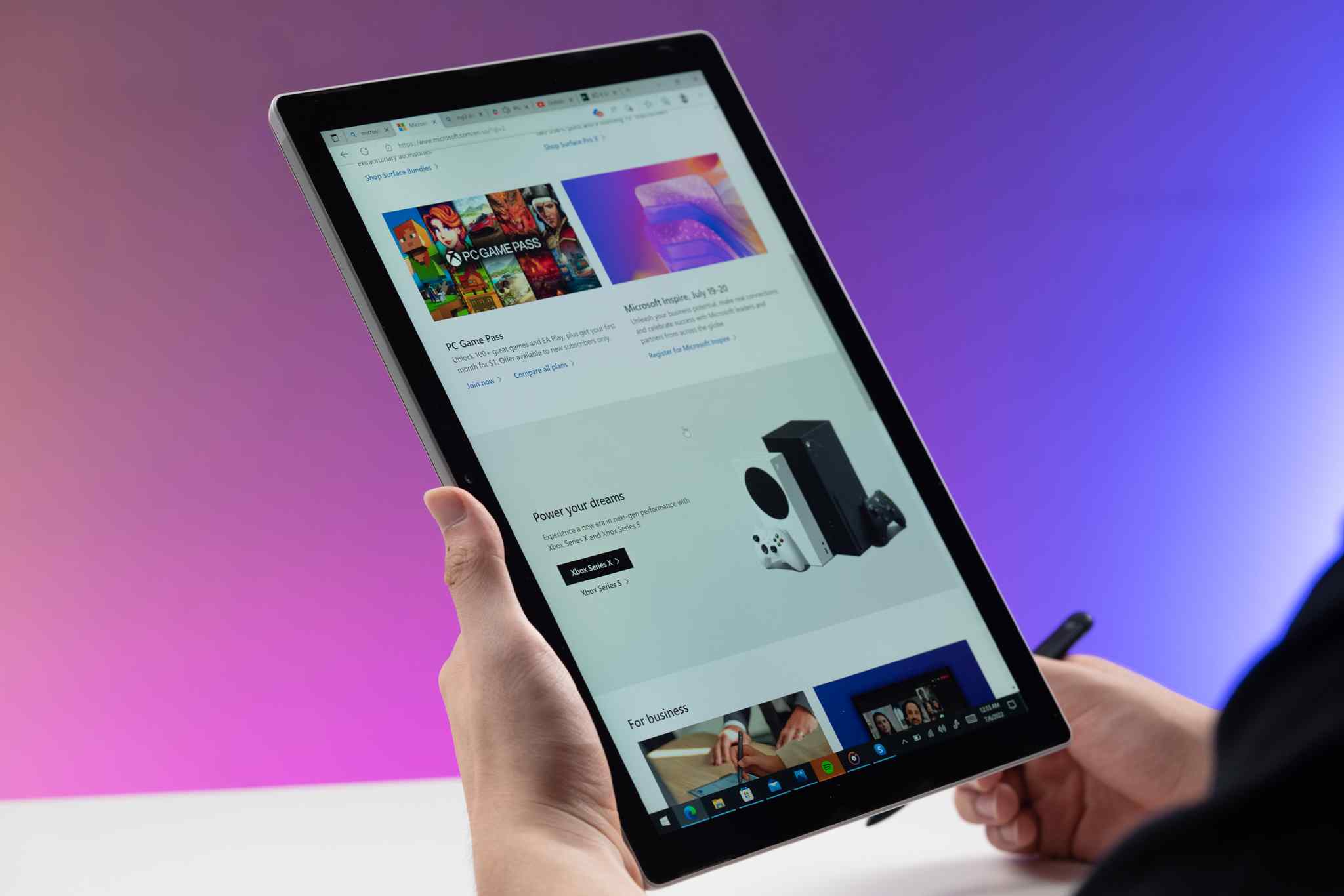 Tích hợp LTE, chiếc máy này xứng đáng để được gọi với cái tên sang chảnh Surface Pro 7 Plus LTE