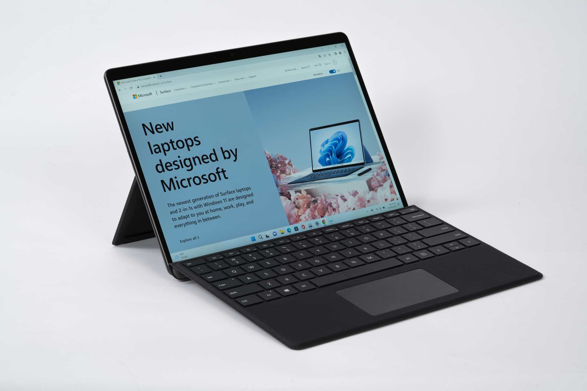Surface Pro 9 sở hữu kích thước màn hình “khiêm tốn” hơn là 13 inch