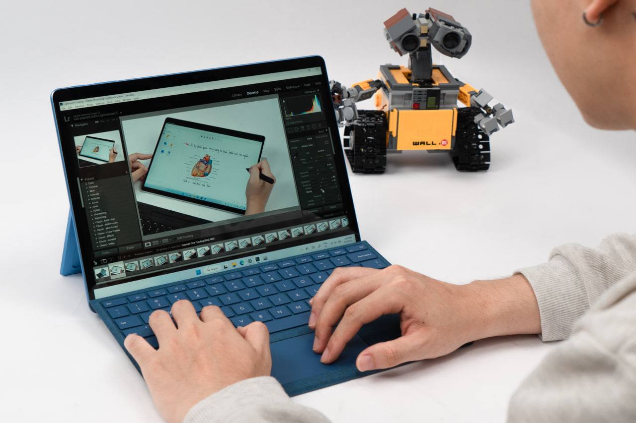 Surface Pro 9 được Microsoft trang bị con chip Intel Alder Lake thế hệ thứ 12
