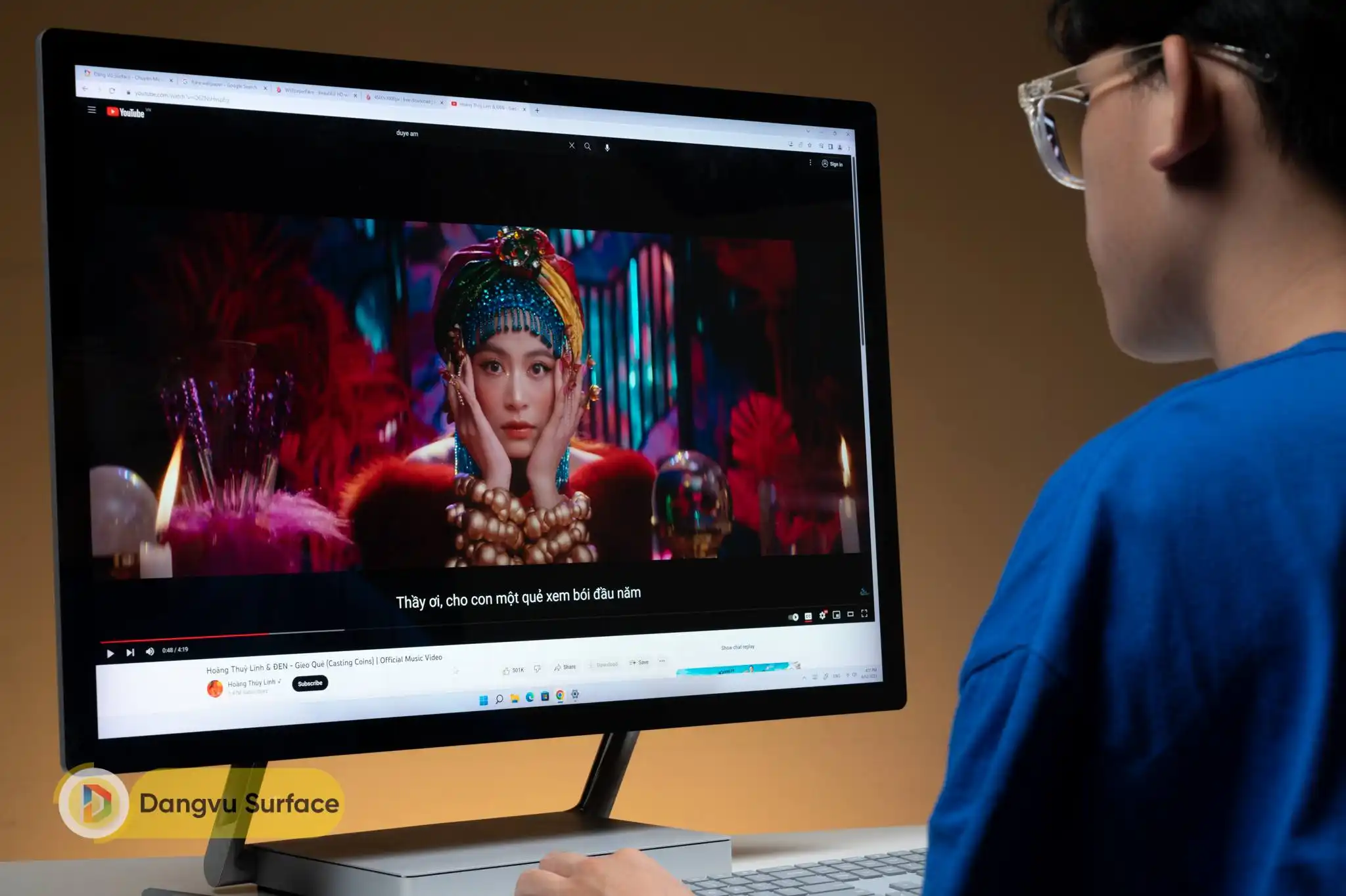 Surface 2 Plus mang lại chất lượng âm thanh khá tốt khi sở hữu tới 8 loa