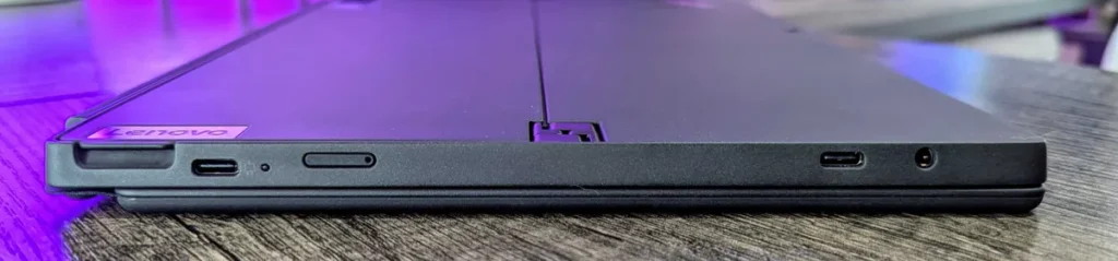 Ngoài 2 cổng Thunderbolt 4, máy có thêm microSIM và jack cắm tai nghe 3.5mm