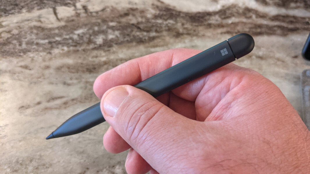chiếc bút cảm ứng Surface Slim Pen 2 được cải tiến hoàn toàn mới