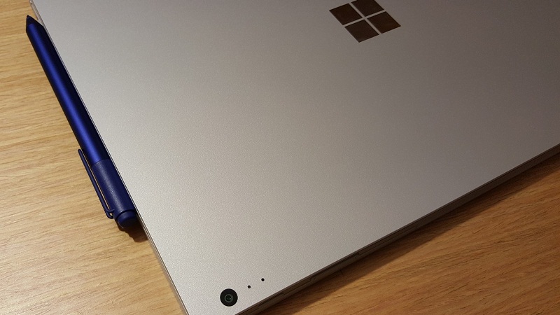 Bút Surface Pen lần đầu tiên được ra mắt bởi Microsoft vào năm 2012