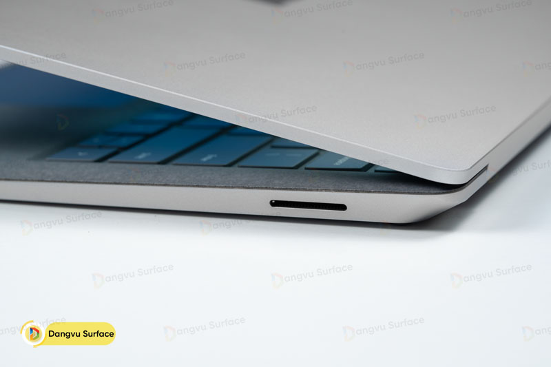 Cổng sạc Surface Connect độc quyền