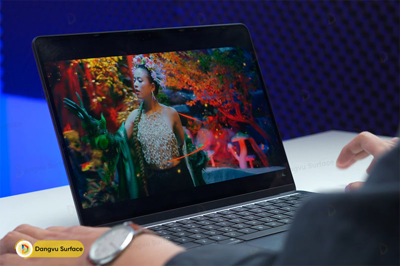 Hệ thống âm thanh trên Macbook Air có chất âm hay, tách bạch rõ ràng
