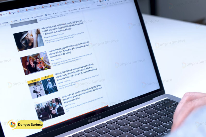 Macbook Air M1 có thể sử dụng 11 - 12 tiếng liên tục