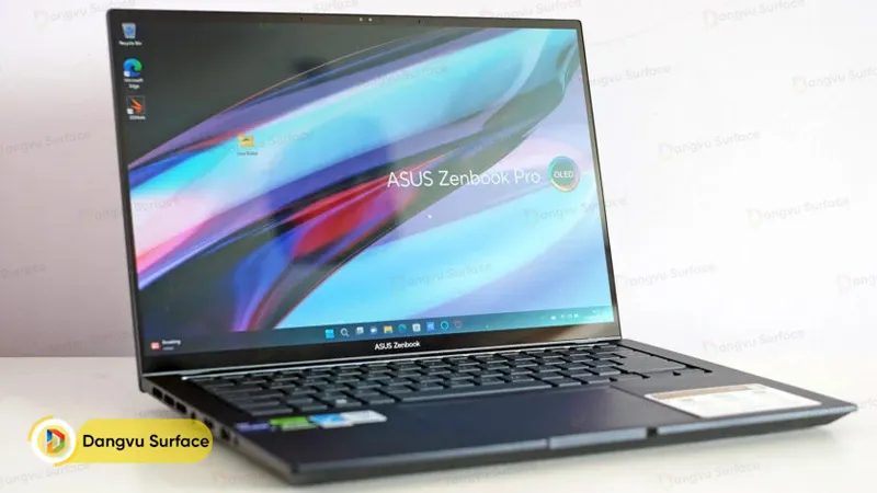 Zenbook 14 OLED có thiết kế siêu mỏng nhẹ, sang trọng có tính di động cao, kết hợp màn OLED tuyệt đẹp cùng hiệu năng mạnh mẽ.