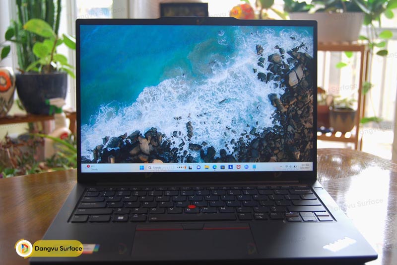 Trải nghiệm tuyệt vời cùng màn hình Full HD sắc nét