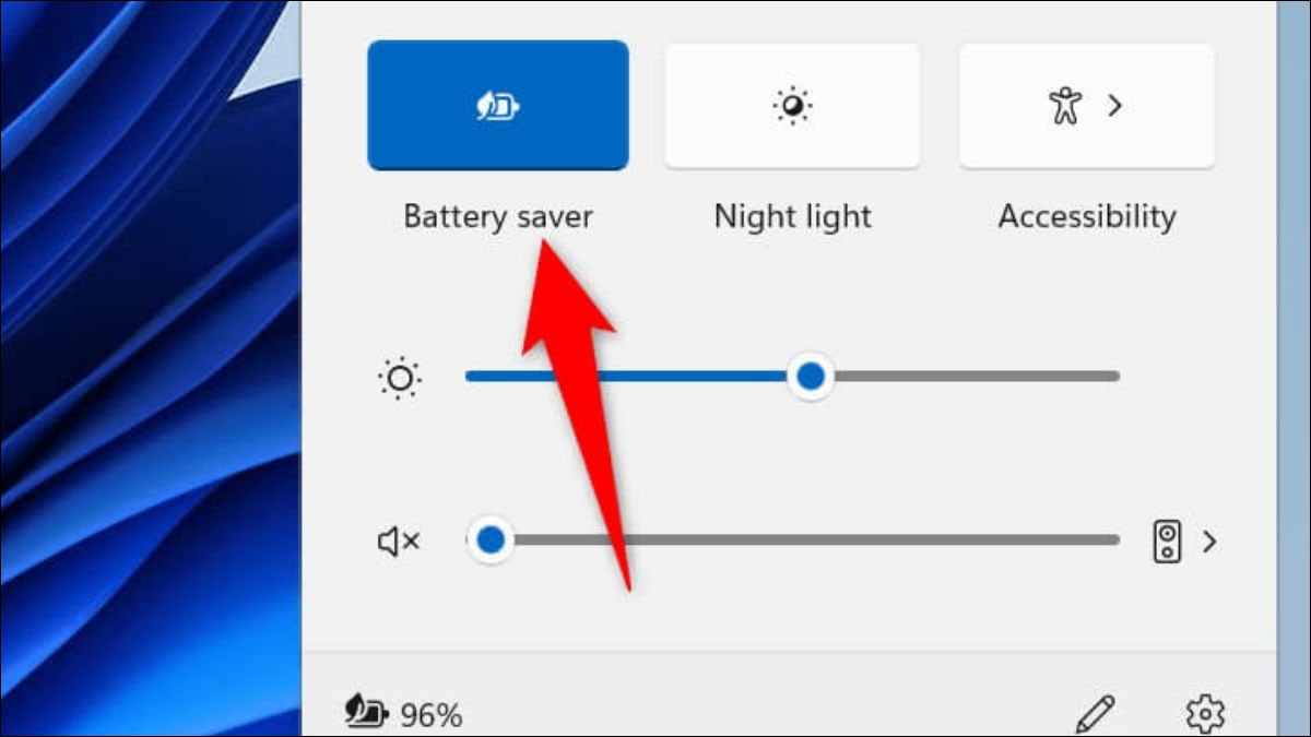 Kích hoạt chế độ Battery Saver giúp tiết kiệm pin