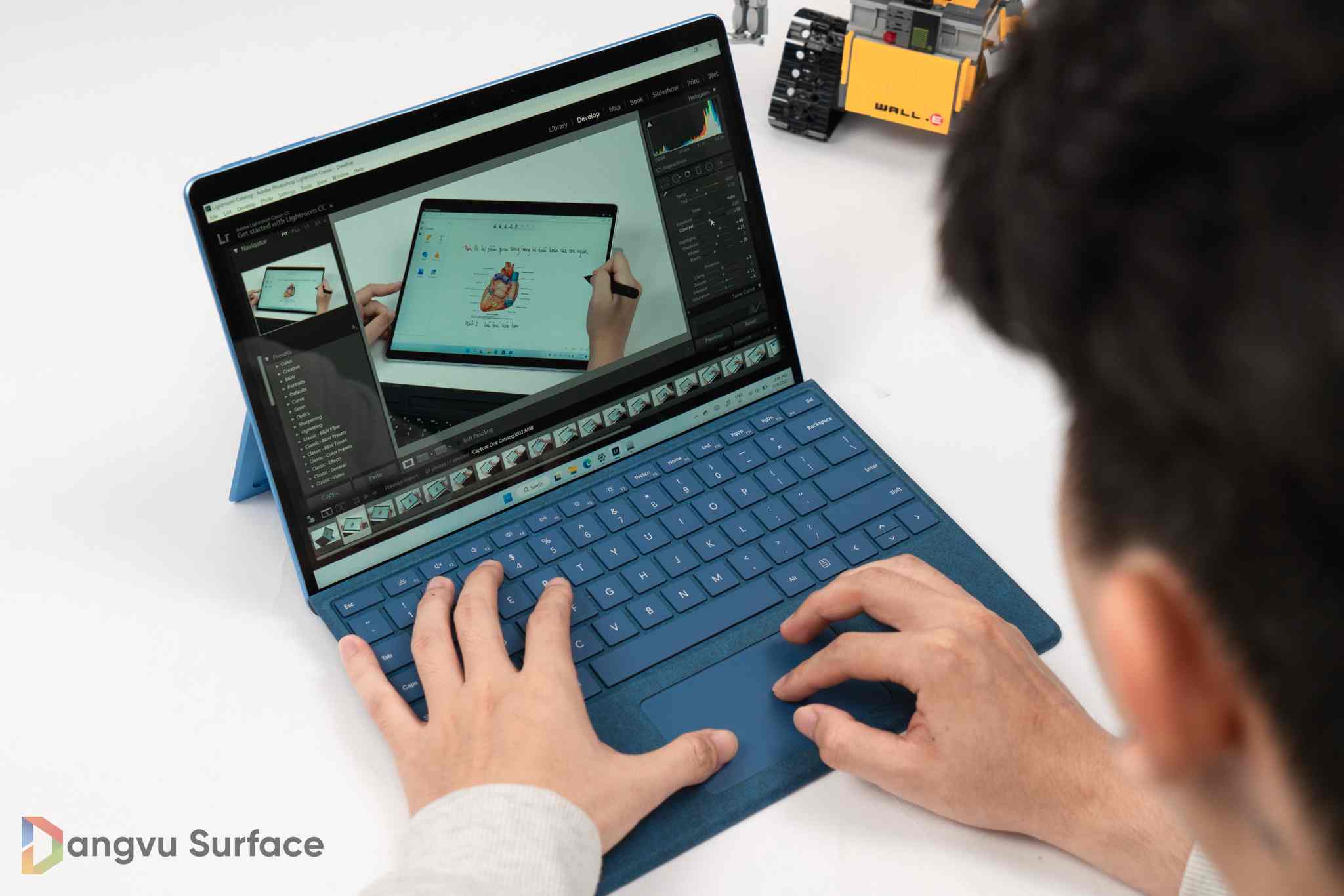 Đăng Vũ sẽ tiếp tục sử dụng ứng dụng Photoshop chỉnh sửa ảnh, lightroom