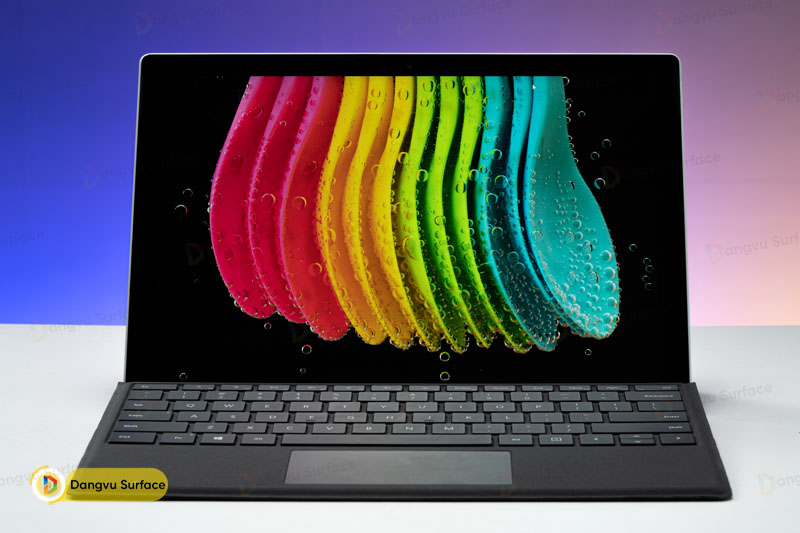 Surface Pro 7 Plus sở hữu màn hình có chỉ số màu ấn tượng