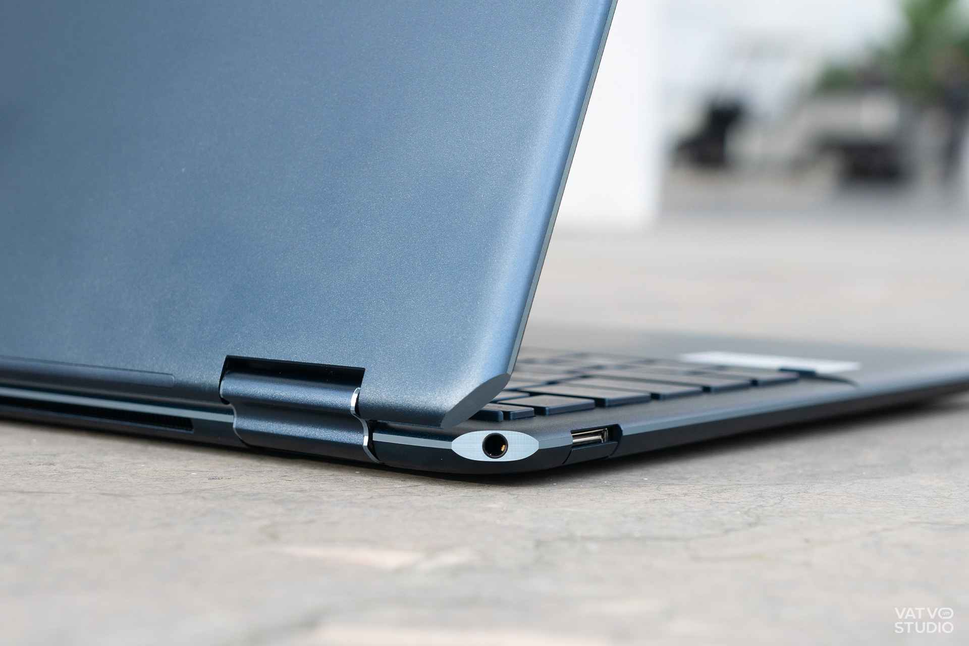 Cổng kết nối của HP Spectre x360