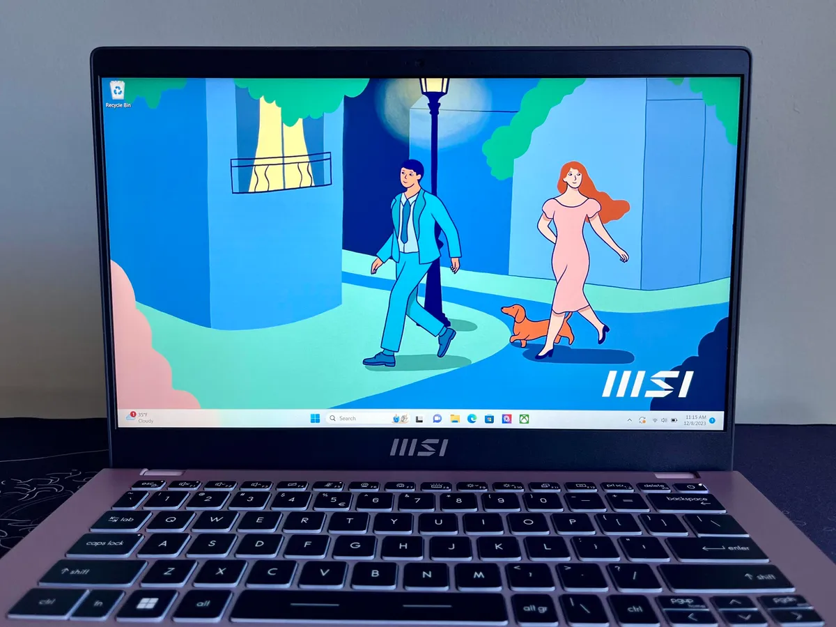 MSI Modern C13M lại để lại ấn tượng cho người dùng khi sở hữu phần bezel màn hình mỏng